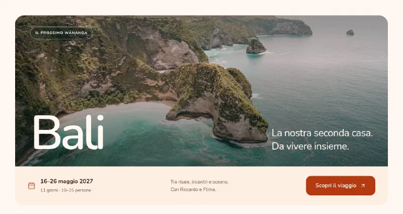 Dopo: Bali scritto sulla foto della costa, con date, durata di 11 giorni, gruppo di 10–15 persone e pulsante Scopri il viaggio nella fascia sotto la foto
